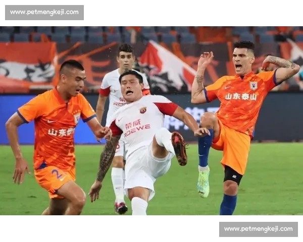 恒大对决上港直播焦点战前瞻球队状态与胜负走势解析全面深度观察 恒大对决上港直播焦点战前瞻球队状态与胜负走势解析全面深度观察