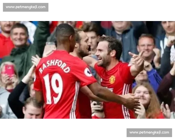 曼联对阵莱斯特城精彩回放红魔攻防全景解析关键进球与战术亮点复盘 曼联对阵莱斯特城精彩回放红魔攻防全景解析关键进球与战术亮点复盘